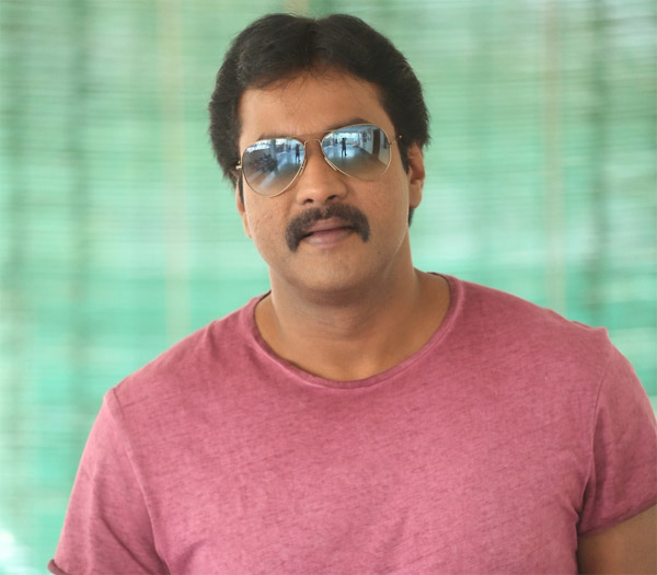 hero sunil,comedian sunil,trivikram latest pavan movie,chiranjeevi khaidi no 150 movie  ఎక్కడ మొదలెట్టాడో తిరిగి అక్కడకే సునీల్..! 